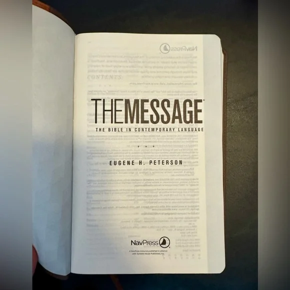 The Message Bible Eugene H. Peterson Brown Leather NavPress Tyndale. Like new - Picture 4 of 9